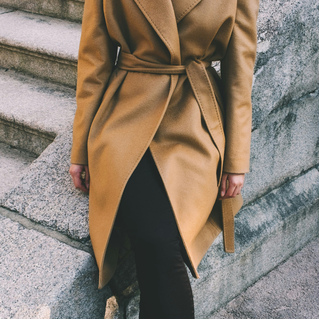 Damescollectie jassen – Stijlvolle en veelzijdige damesjassen voor elk seizoen, met elegante pasvormen, modieuze details en hoogwaardige materialen. Perfect voor een trendy en comfortabele look, zowel casual als chic.