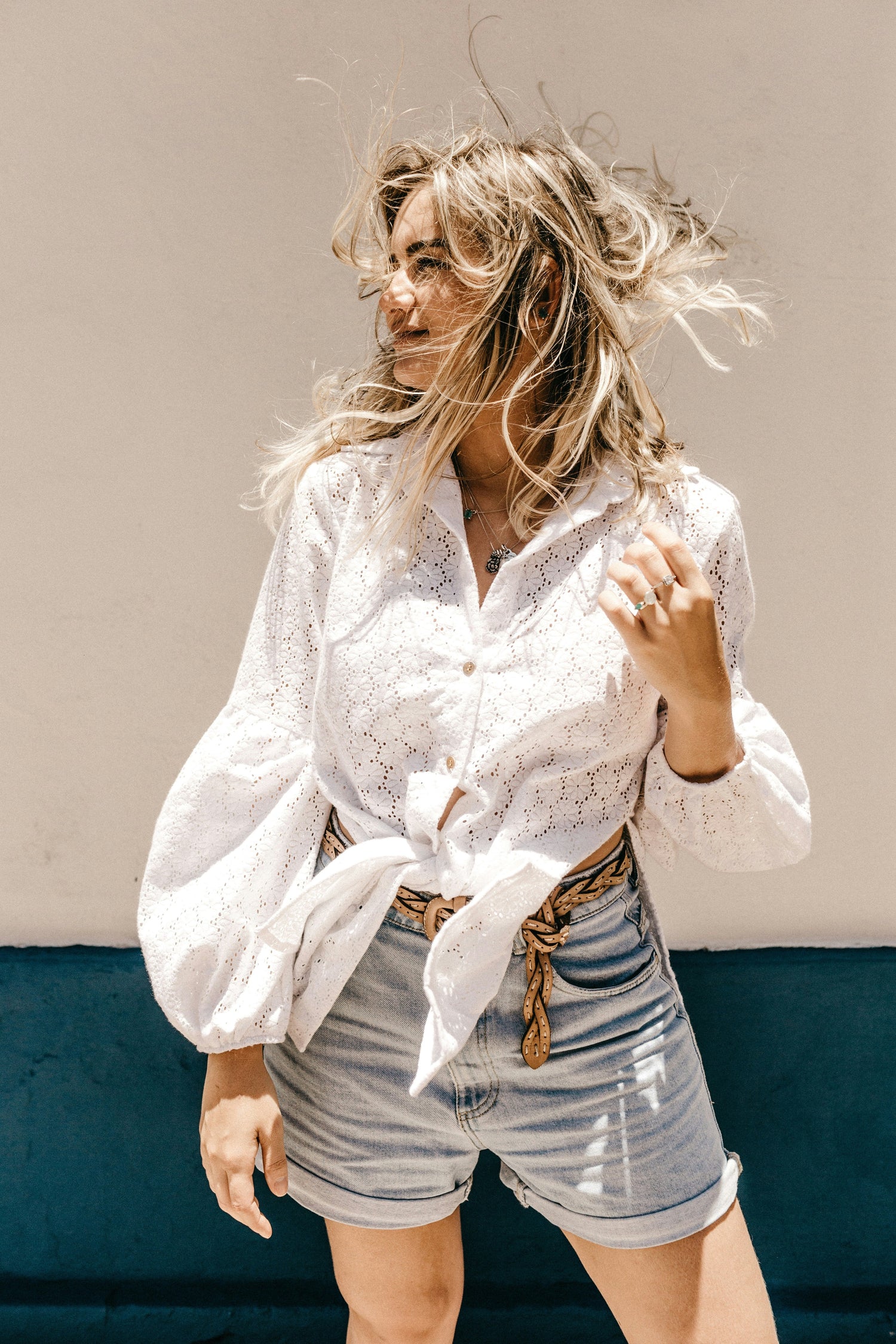 Dames shirts & Tops collectie – Stijlvolle en comfortabele T-shirts en tops voor elke gelegenheid. Gemaakt van ademende stoffen, perfect voor casual, zakelijke en elegante looks. Must-have basics en trendy eyecatchers voor elke garderobe.