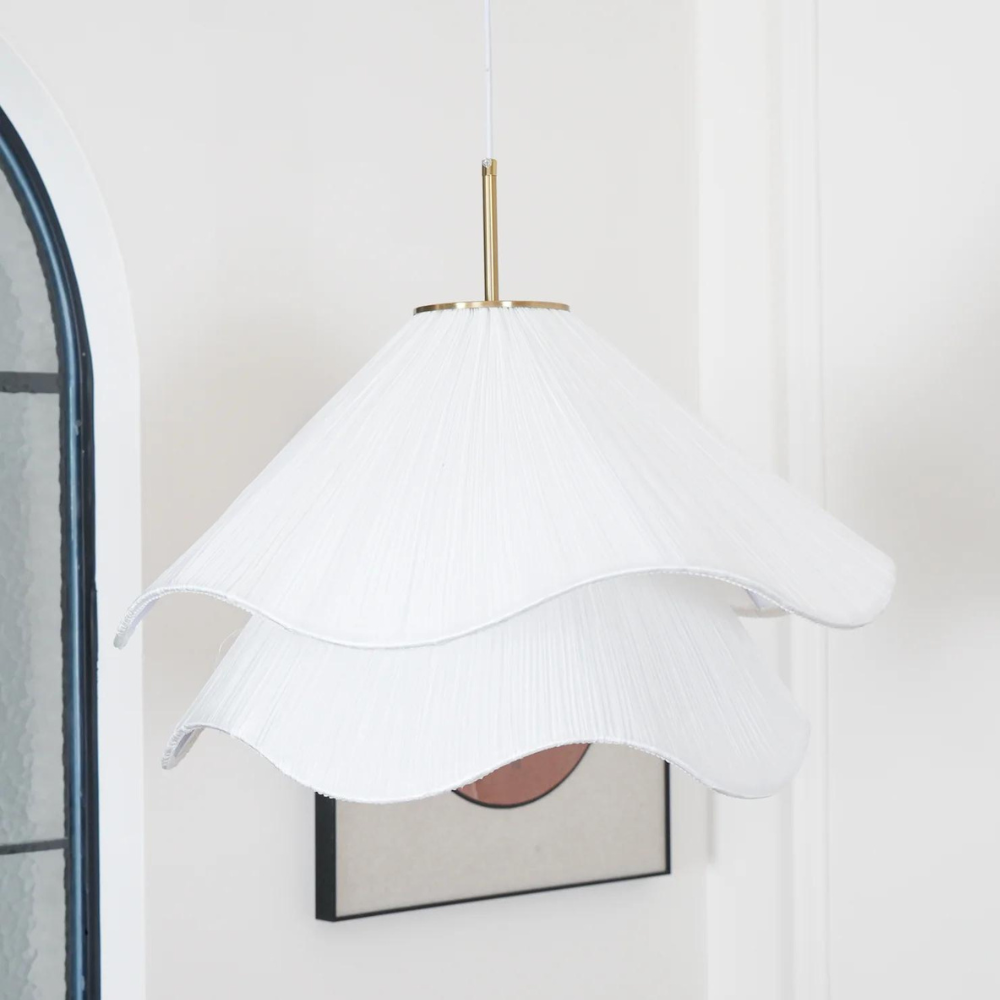 SerenityGlow luxe designlamp met modern en elegant ontwerp – sfeervolle verlichting die stijl en warmte toevoegt aan elke kamer.