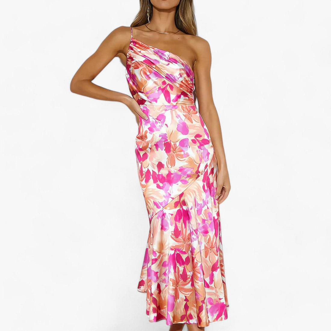 Bloemenjurk – lichte, vloeiende stof met elegant bloemmotief, flatterende pasvorm voor een charmante en stijlvolle uitstraling.