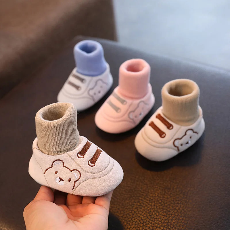 MiniKicks sneaker sokjes voor kleintjes – zachte ademende stof, antislipzool en comfortabele pasvorm voor dagelijks gebruik.