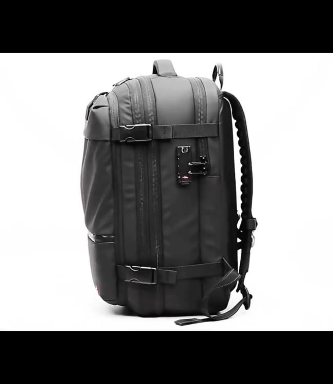 Underseater – Zwarte Lichtgewicht Rugzak – Compact en Ruim Design – Ideaal voor Handbagage, Reizen & Dagelijks Gebruik – Comfortabele Schouderbanden – Waterafstotend Materiaal.