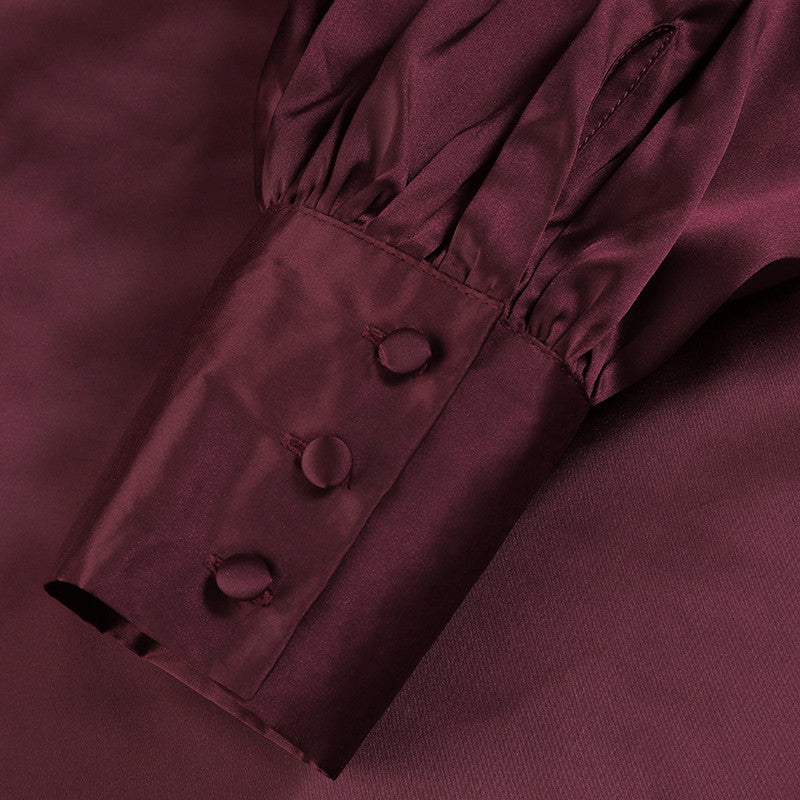 Stijlvolle satijnen oversized dames blouse – Elegante, zachte stof voor een chique en verfijnde look. Perfect voor zowel casual als formele gelegenheden, met een vloeiende pasvorm en luxueuze afwerking.