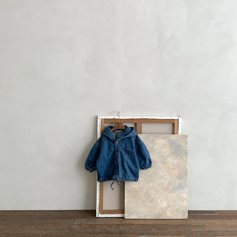 LittleStyle trendy unisex kinderjas, gemaakt van duurzame en comfortabele stof – perfecte pasvorm voor dagelijks gebruik en alle seizoenen.