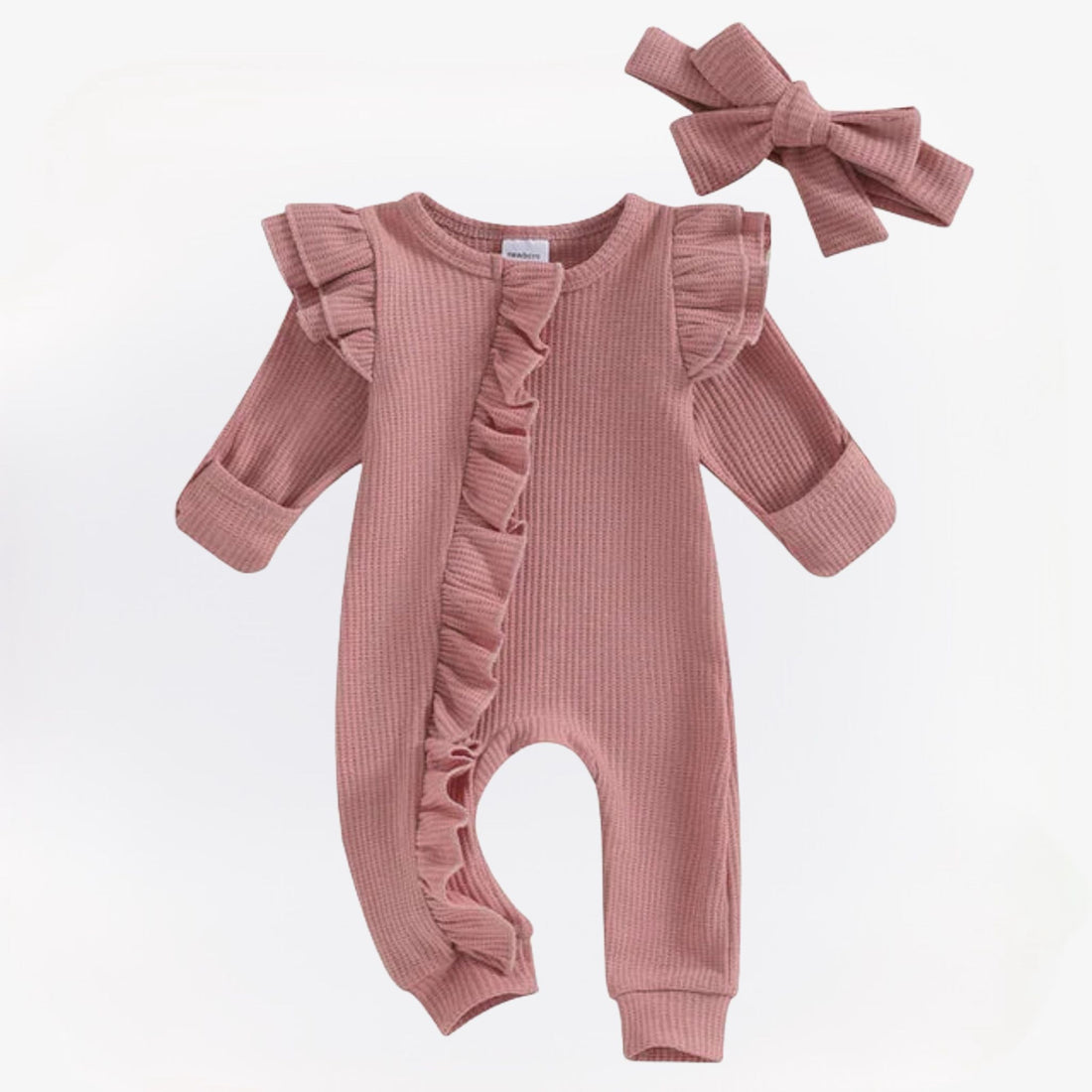 Lina Ruffle babypak – zachte jumpsuit voor baby’s met speelse ruches en comfortabele pasvorm, ideaal voor dagelijks gebruik en speciale gelegenheden.