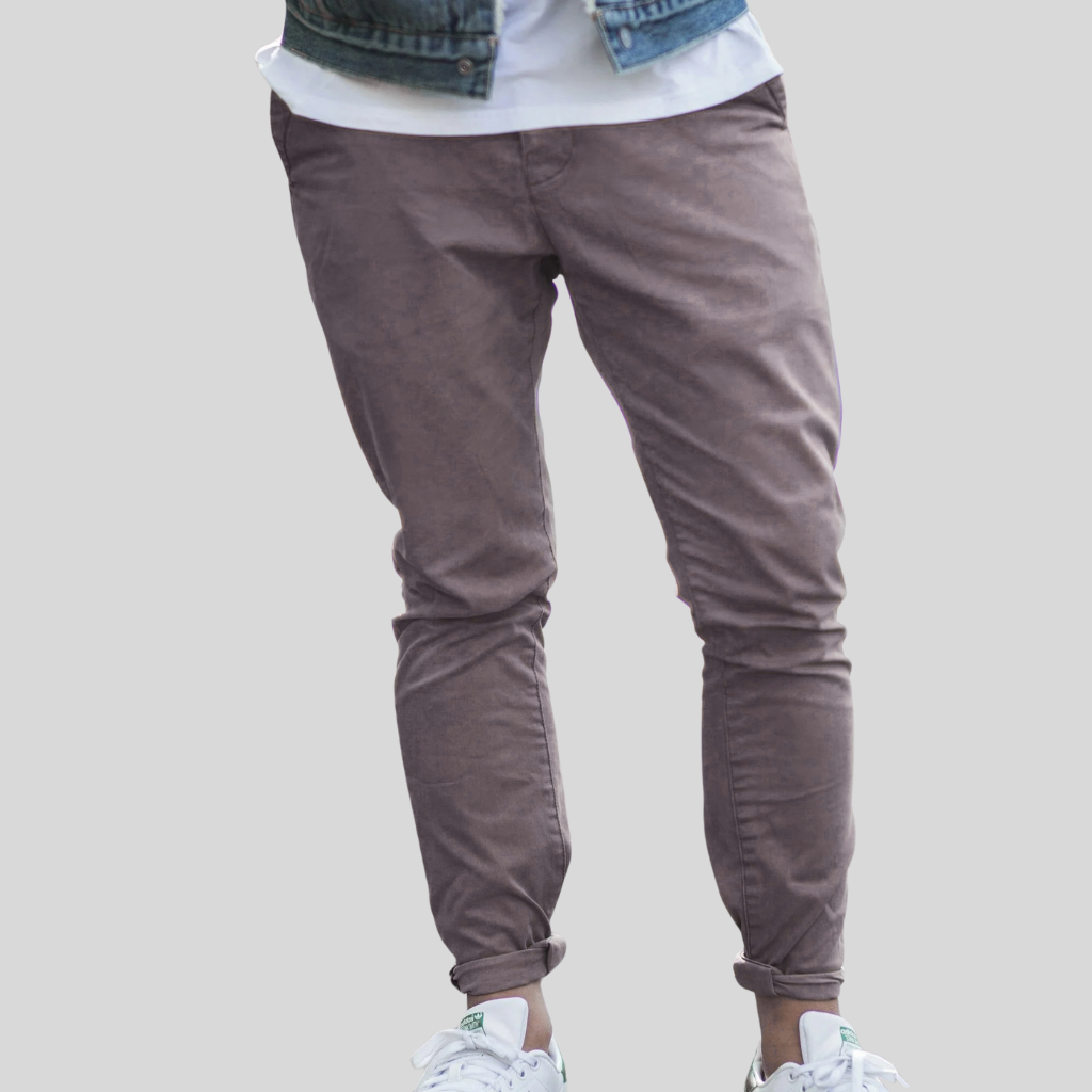 Modieuze herenbroeken collectie – Comfortabele en stijlvolle broeken voor elke gelegenheid. Van casual chino’s tot nette pantalons, perfect passend bij elke outfit. Gemaakt van ademende, duurzame materialen voor dagelijks gebruik.