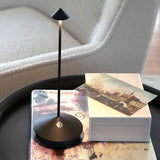 LumiDesk – Draadloze LED Tafellamp
