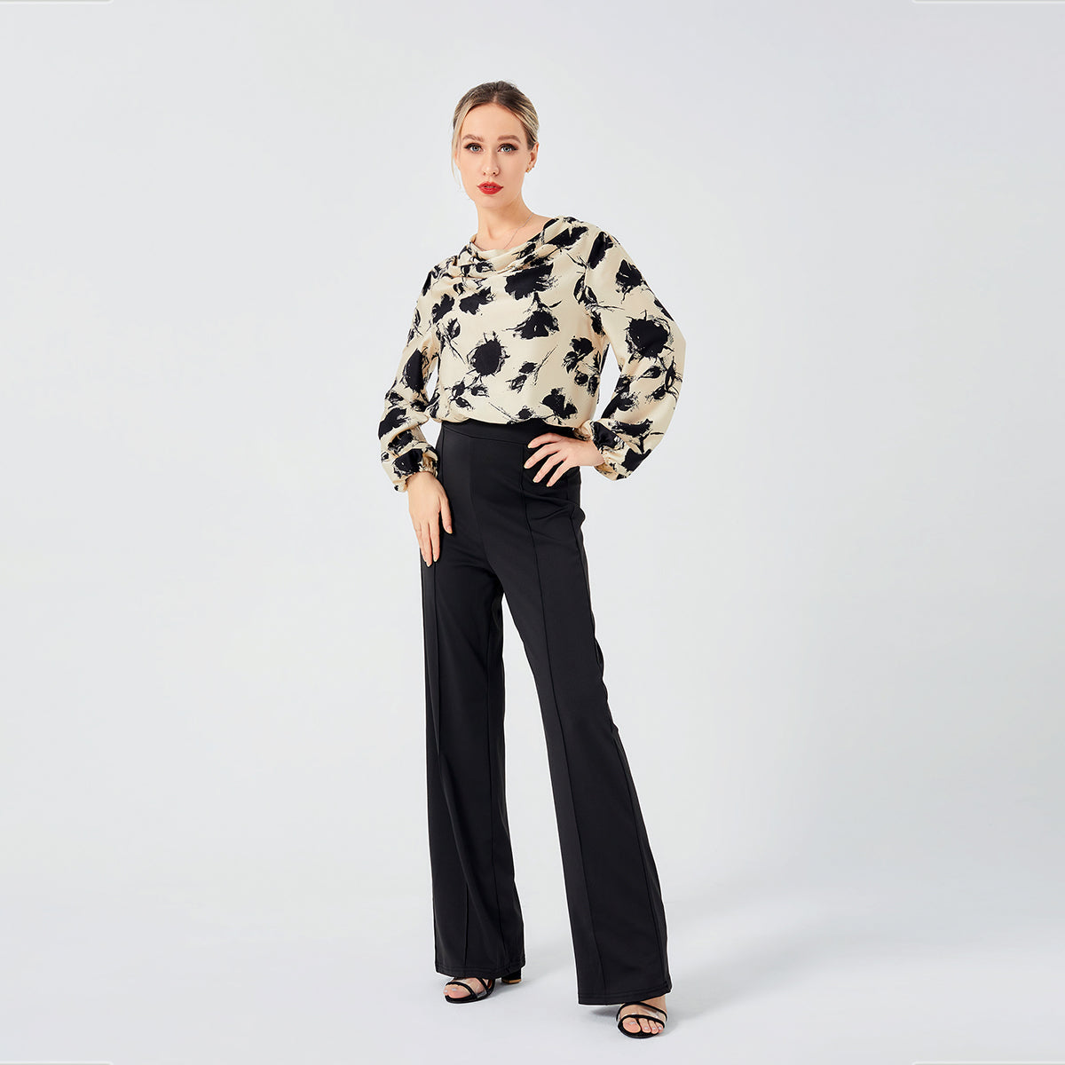 Elegante damesblouse met print, stijlvolle en modieuze top voor dagelijks gebruik of chique gelegenheden, met een verfijnd ontwerp voor een vrouwelijke uitstraling.
