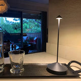 LumiDesk – Draadloze LED Tafellamp