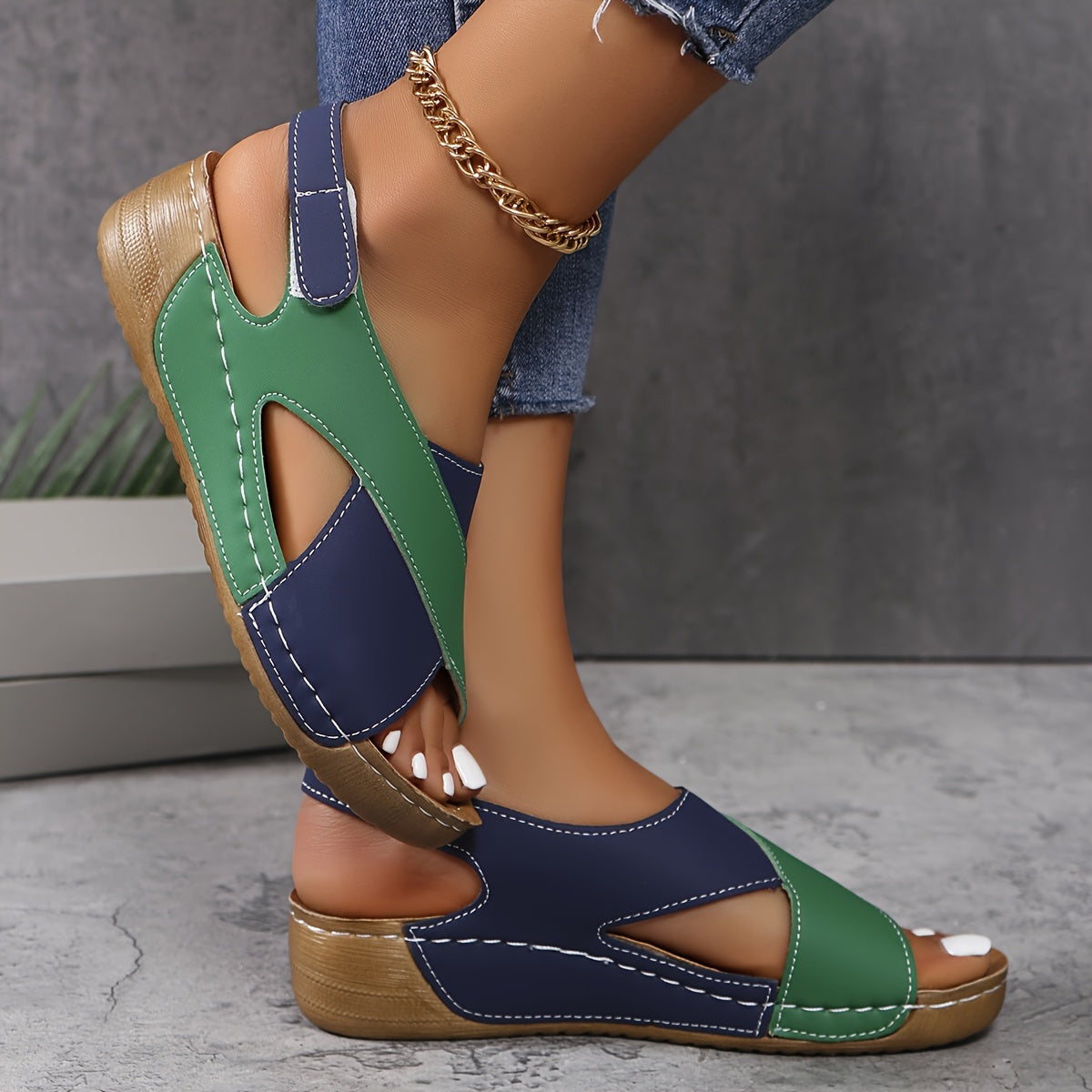 Dames Sandalen met Kruisbanden en Plateauzool