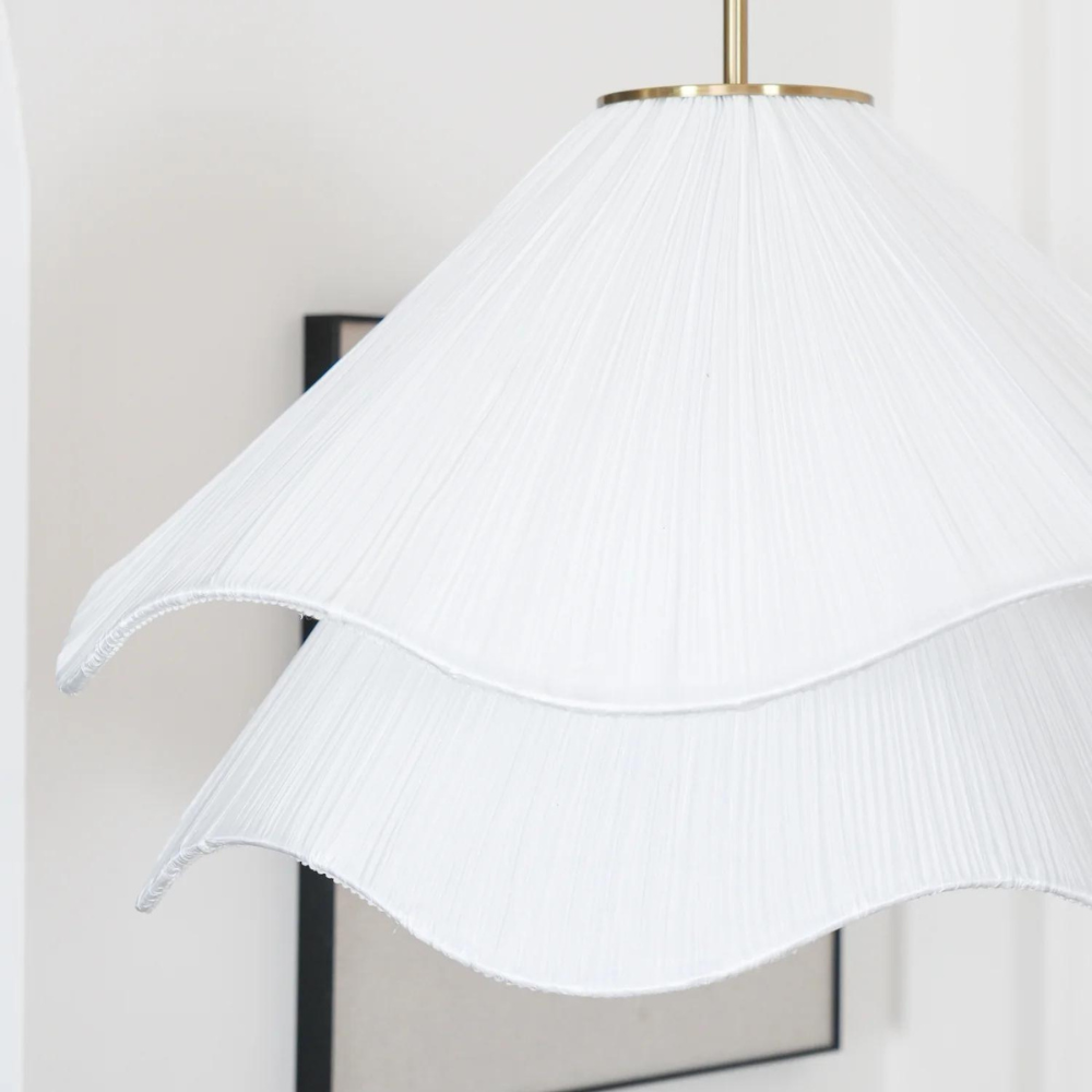 SerenityGlow luxe designlamp met modern en elegant ontwerp – sfeervolle verlichting die stijl en warmte toevoegt aan elke kamer.