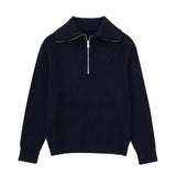 Damestrui met halve rits en wijde kraag, vervaardigd uit een zachte gebreide stof – ideaal voor een casual en comfortabele look.