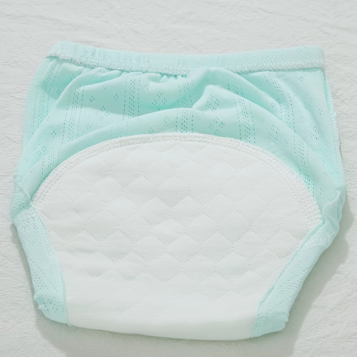LittleTrainer ademend zindelijkheidsbroekje voor peuters, gemaakt van zachte en comfortabele stof – ideaal voor zelfstandig leren zindelijk worden.