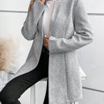Klassieke halflange jas voor dames – elegant en tijdloos ontwerp met zachte voering, perfecte pasvorm en stijlvolle afwerking voor dagelijks comfort.