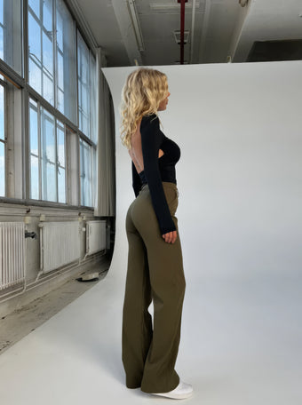 Jill High-Waist Pantalon – Elegante en comfortabele damesbroek met hoge taille, ideaal voor een chique en verfijnde look.