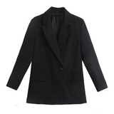 Chloe damesblazer – chic en stijlvol design met perfecte pasvorm, hoogwaardige stof en veelzijdig voor zakelijk of feestelijk gebruik.