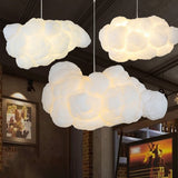 CloudLight moderne witte hanglamp met twee kappen, stijlvol en eigentijds design – ideaal voor sfeervolle verlichting in woonkamer, keuken of eetkamer.