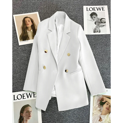 Yara – Lange dames blazer met knoopsluiting, stijlvolle en professionele uitstraling, ideaal voor kantoor, formele events of een modieuze streetstyle look.