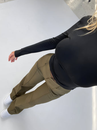 Jill High-Waist Pantalon – Elegante en comfortabele damesbroek met hoge taille, ideaal voor een chique en verfijnde look.