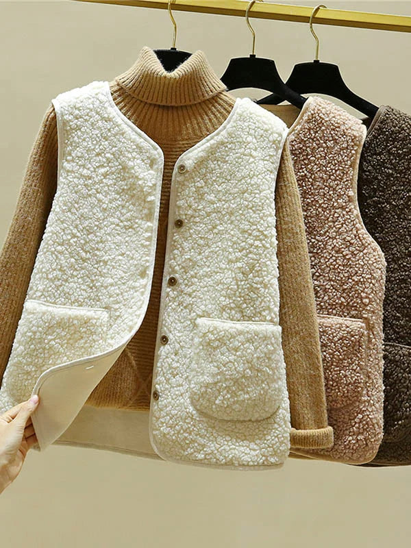 Dorien Lamswollen Vest – Luxe, zacht en warm vest van lamswol, perfect voor een elegante en comfortabele look tijdens koude dagen.