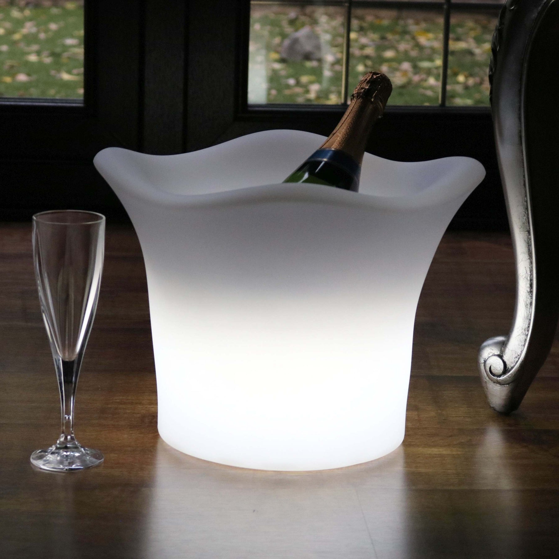 Luxe kleurveranderende LED ijsemmer – Elegante en draagbare koeler met verlichting, ideaal voor het koelen van drankjes en het creëren van sfeer op feestjes.