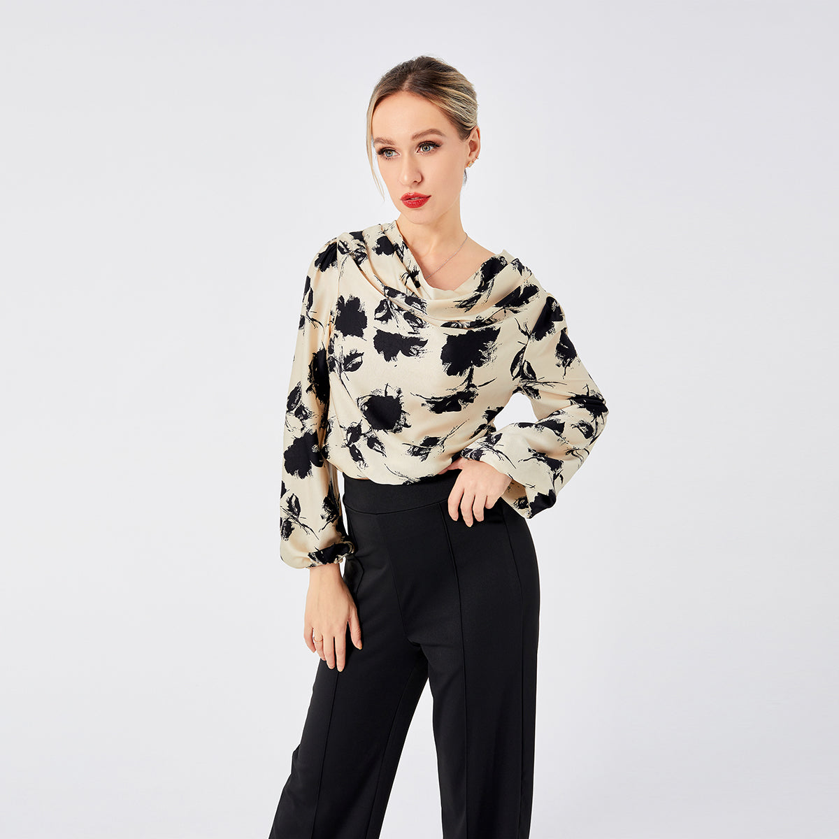 Elegante damesblouse met print, stijlvolle en modieuze top voor dagelijks gebruik of chique gelegenheden, met een verfijnd ontwerp voor een vrouwelijke uitstraling.