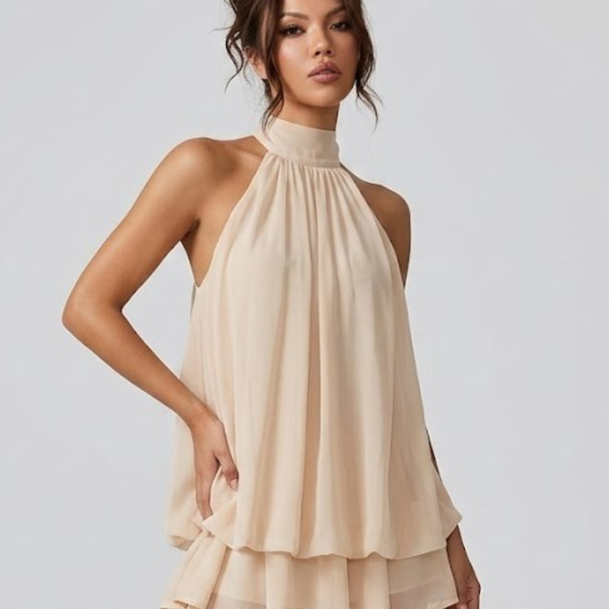 Halter Mini Jurk met Gelaagde Volantzoom