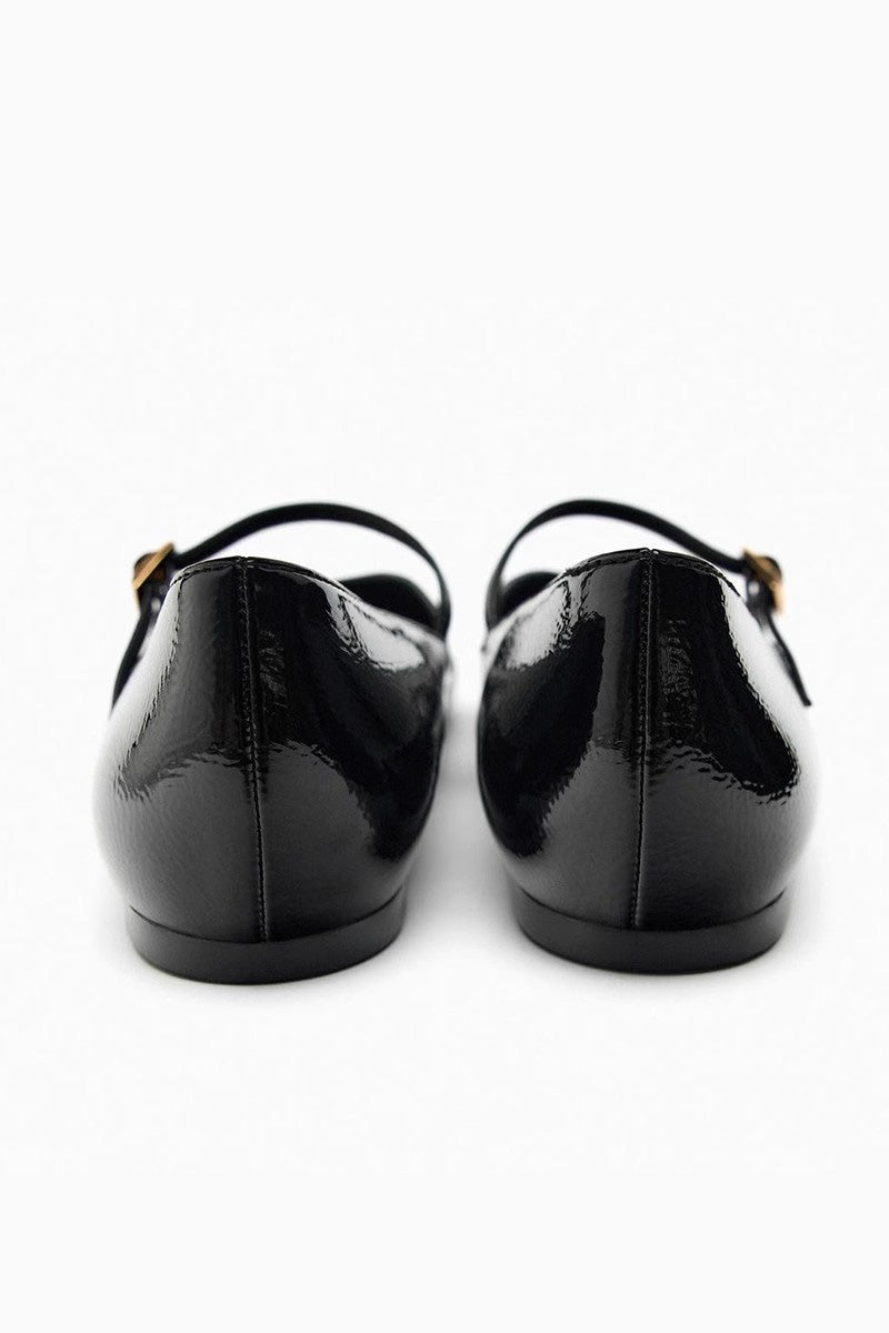 Zwarte Stijlvolle ballerina’s voor dames met een bandje over de voet en een trendy vierkante neus, perfect voor zowel casual als chique looks.
