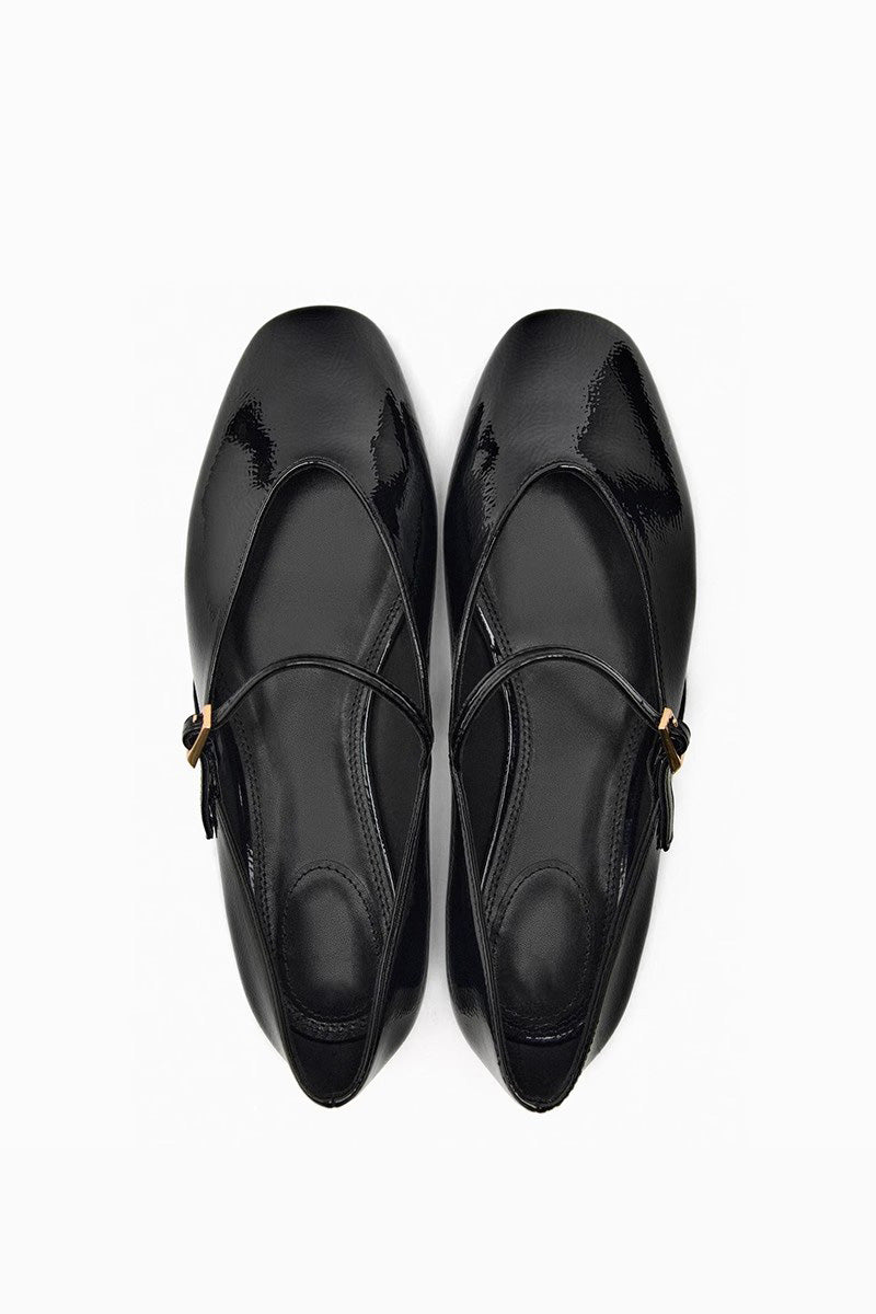 Zwarte Stijlvolle ballerina’s voor dames met een bandje over de voet en een trendy vierkante neus, perfect voor zowel casual als chique looks.
