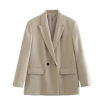 Chloe damesblazer – chic en stijlvol design met perfecte pasvorm, hoogwaardige stof en veelzijdig voor zakelijk of feestelijk gebruik.