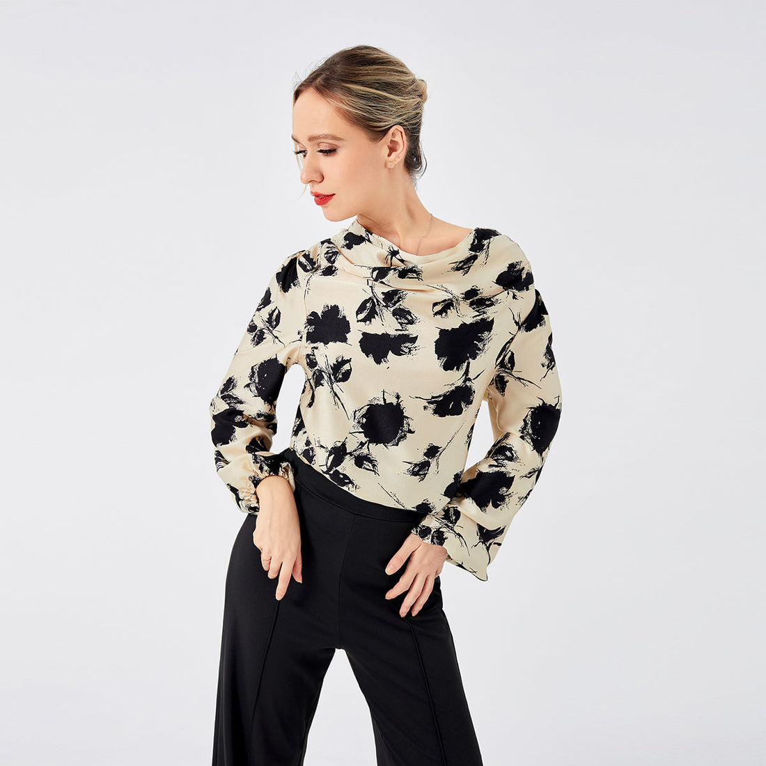 Elegante damesblouse met print, stijlvolle en modieuze top voor dagelijks gebruik of chique gelegenheden, met een verfijnd ontwerp voor een vrouwelijke uitstraling.