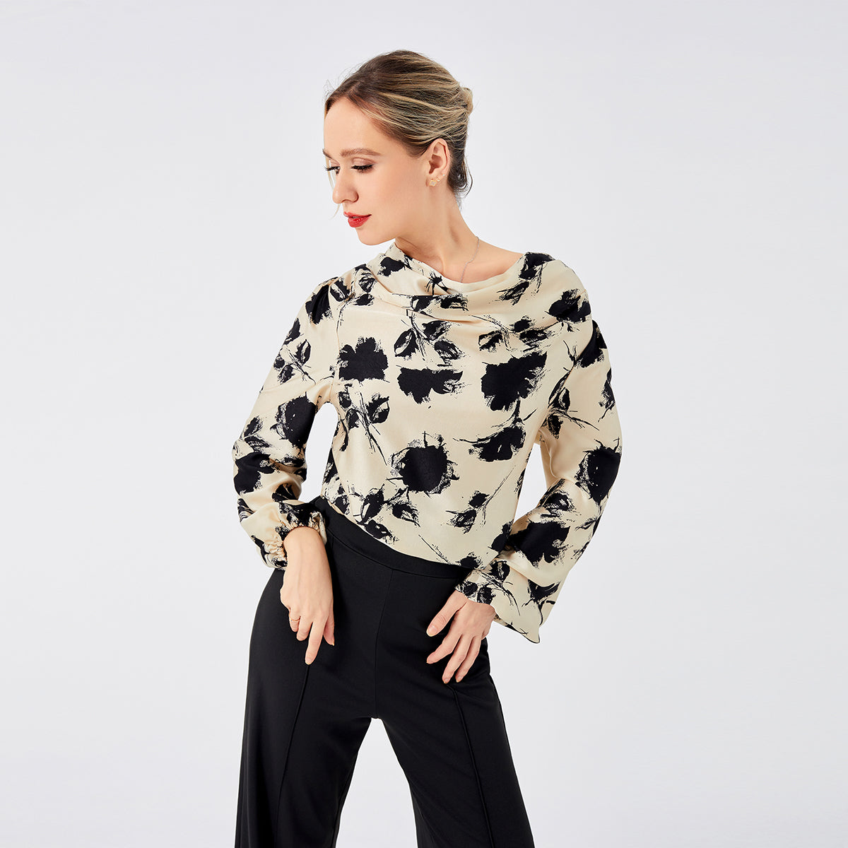 Elegante damesblouse met print, stijlvolle en modieuze top voor dagelijks gebruik of chique gelegenheden, met een verfijnd ontwerp voor een vrouwelijke uitstraling.