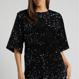 Selina glamoureuze mini jurk voor dames – elegante en flatterende pasvorm van luxe stof, perfect voor feestjes, avondjes uit en speciale gelegenheden.