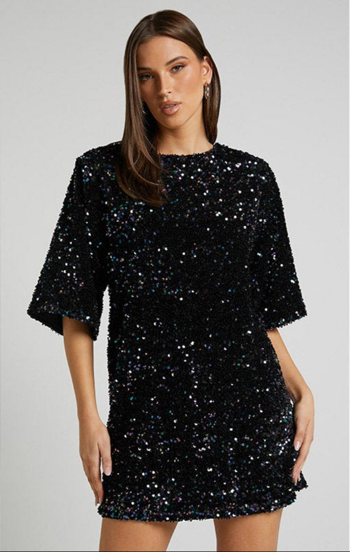 Selina glamoureuze mini jurk voor dames – elegante en flatterende pasvorm van luxe stof, perfect voor feestjes, avondjes uit en speciale gelegenheden.