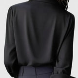 Dames blouse met gedrapeerde hals en lange mouwen