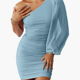 One Shoulder Mini Jurk met Geplooide Details en Strakke Pasvorm