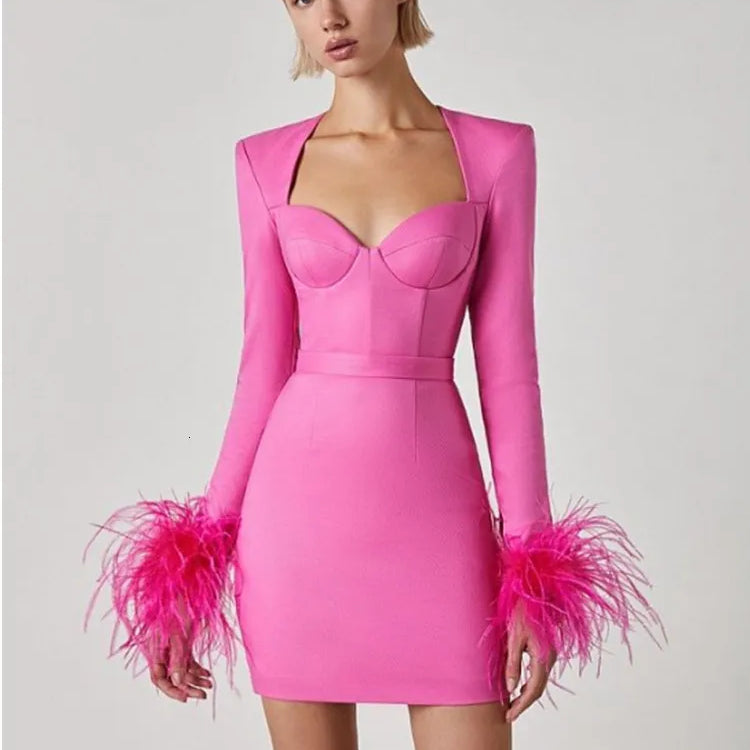 Mini Jurk met Vierkante Halslijn en Veerdetails