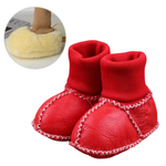MiniKicks warme en knusse baby slofjes – zachte, gevoerde stof en comfortabele pasvorm voor kleine voetjes.