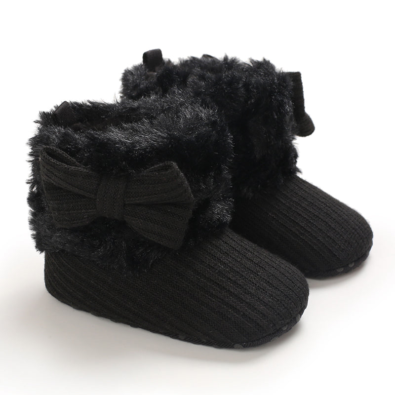 CozyGirls kleine anti-slip winterlaarzen voor meisjes – warme, comfortabele en veilige laarzen voor dagelijks gebruik tijdens koude dagen.