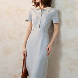 Elegante Midi Jurk met Kraag en Knopen