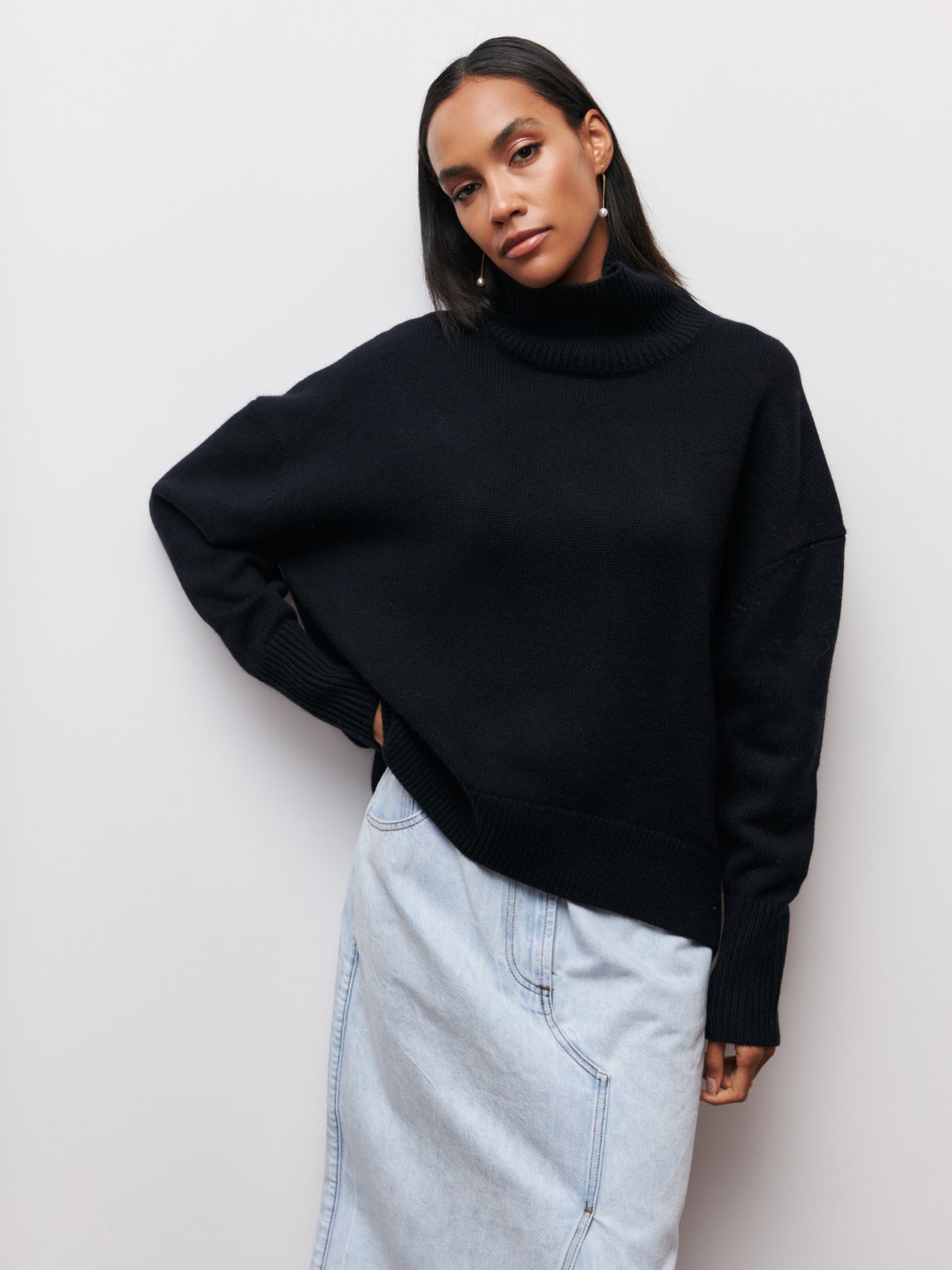 Noor gebreide damestrui – zachte en warme trui met comfortabele pasvorm en tijdloos design, ideaal voor casual looks en stijlvolle winteroutfits.