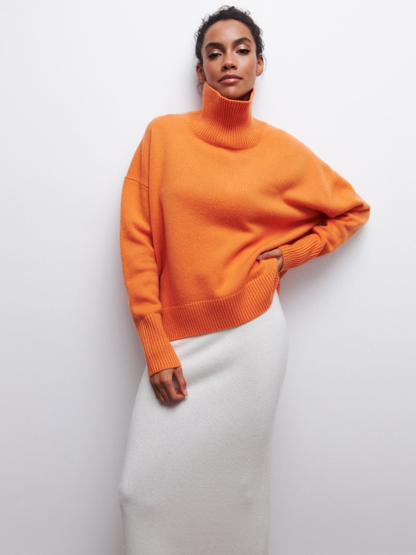Noor gebreide damestrui – zachte en warme trui met comfortabele pasvorm en tijdloos design, ideaal voor casual looks en stijlvolle winteroutfits.