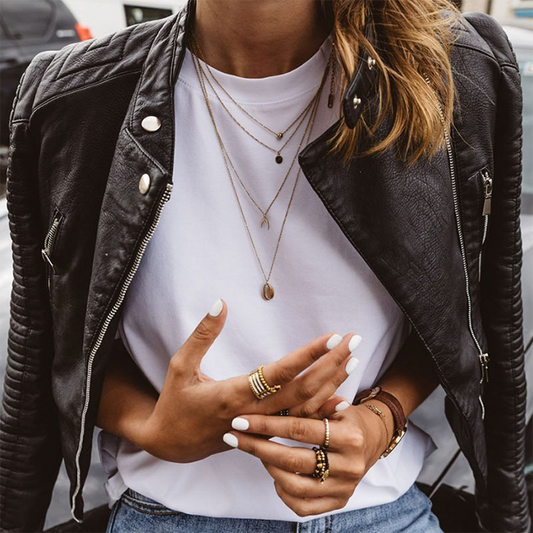 AVALON leren zomerjas voor dames met een elegante pasvorm, perfect voor een stijlvolle zomerse look.