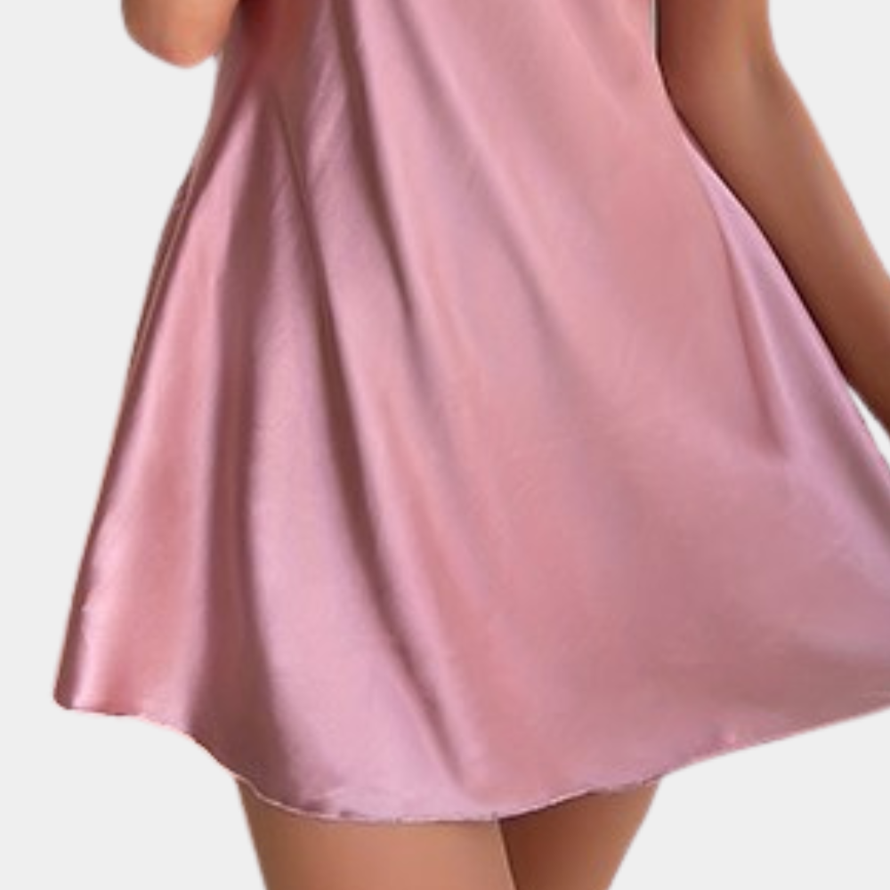 Atka exquisite luxe zomernachtjapon voor dames van zachte, zijdezachte stof met elegante pasvorm en verfijnd design.