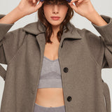 Lorena cashmere trenchcoat jas voor dames, met ceintuur in de taille, elegante revers en een luxe, zachte afwerking in een tijdloos ontwerp.