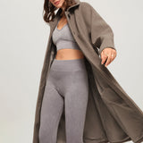 Lorena cashmere trenchcoat jas voor dames, met ceintuur in de taille, elegante revers en een luxe, zachte afwerking in een tijdloos ontwerp.