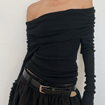 Lorena – Gevouwen off-shoulder top voor dames, stijlvol en elegant met een vrouwelijke touch.