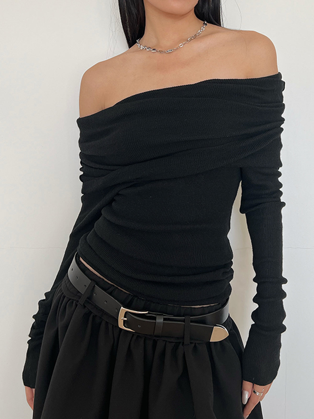 Lorena – Gevouwen off-shoulder top voor dames, stijlvol en elegant met een vrouwelijke touch.