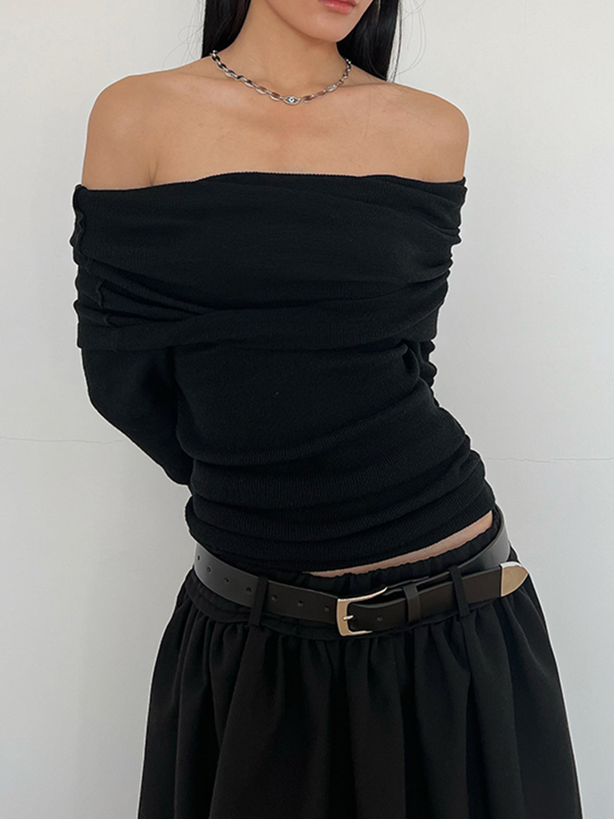 Lorena – Gevouwen off-shoulder top voor dames, stijlvol en elegant met een vrouwelijke touch.
