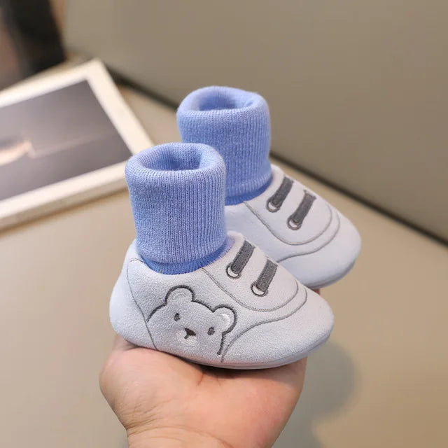 MiniKicks sneaker sokjes voor kleintjes – zachte ademende stof, antislipzool en comfortabele pasvorm voor dagelijks gebruik.